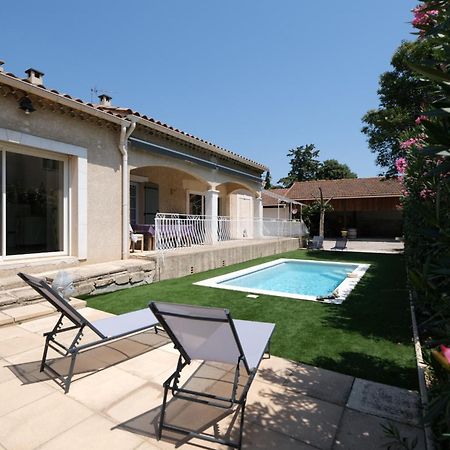 Pretty Detached House With Swimming Pool In The Village Of Mouries Extérieur photo